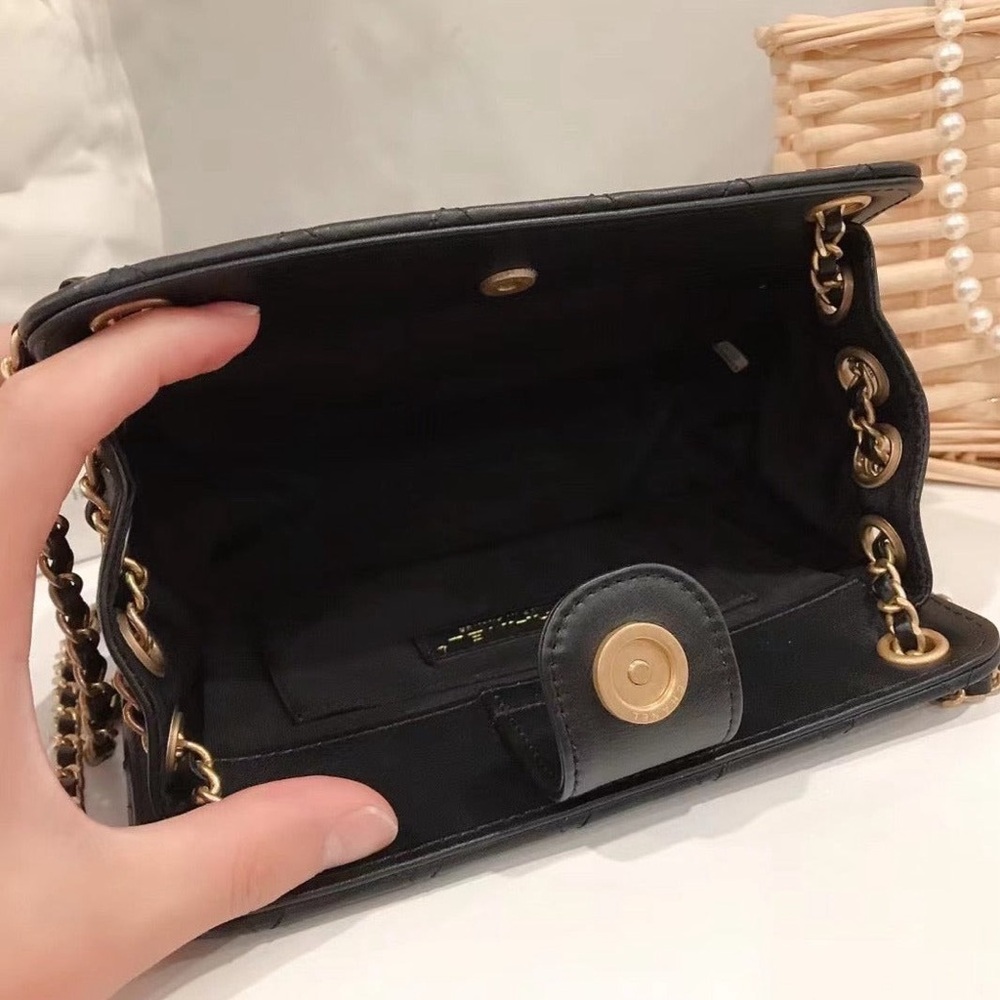 Chanel Calfskin CC Chain Accordion Tote Black New - Picture 5 of 5